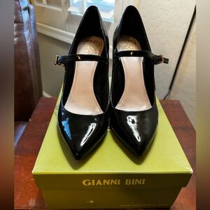 Black patent Mary Jane’s